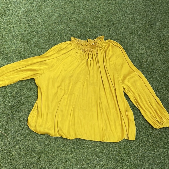 H& M Top 🔝 - Picture 3 of 6